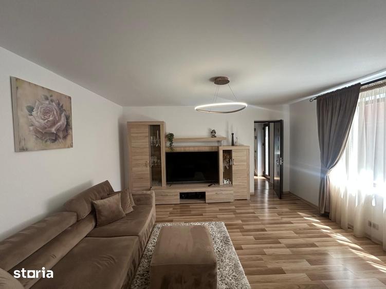 Casă cu 5 camere cu Teren 325 Mp în Central