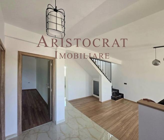 Casă cu 5 camere cu Teren 480 Mp în Corbeanca
