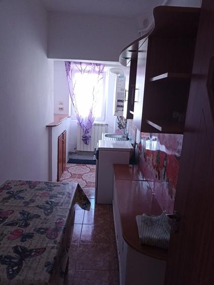 Garsonieră decomandată în Central