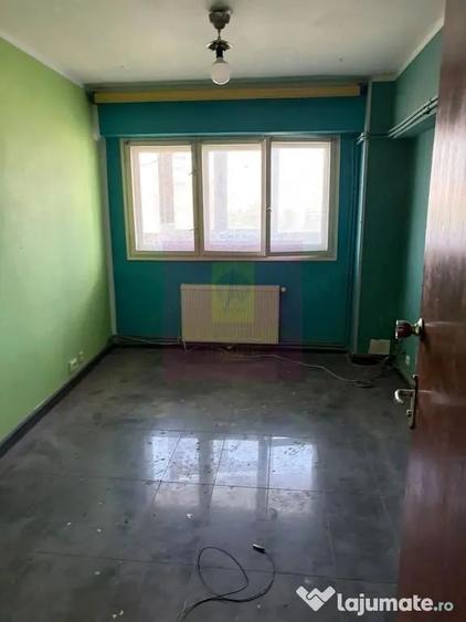 Apartament cu 4 camere decomandat în Lujerului
