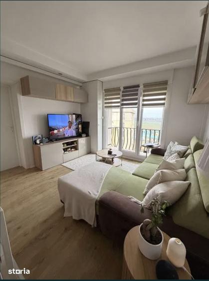 Apartament cu 2 camere decomandat în Est
