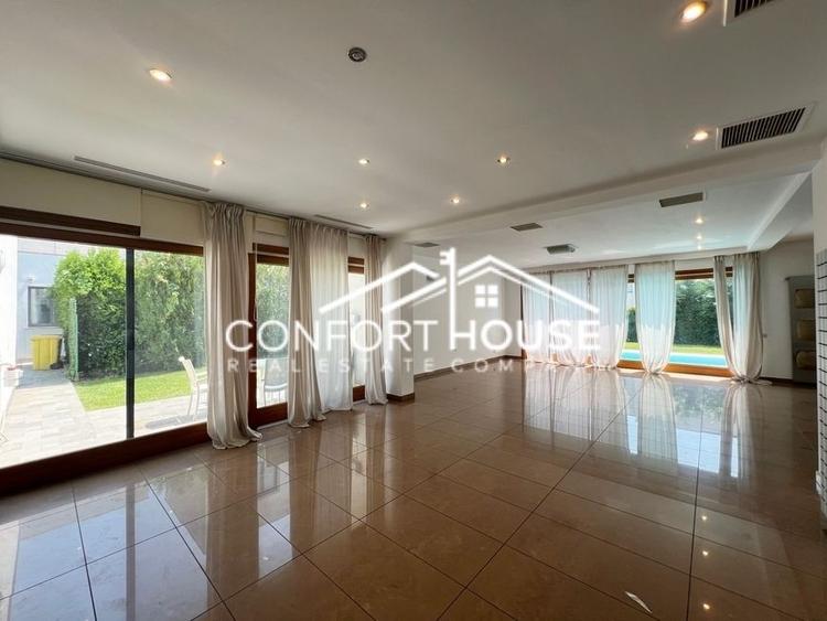 Duplex cu 5 camere cu Piscina în Iancu Nicolae