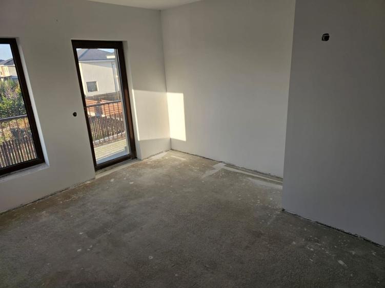 Casa de vanzare in Dezmir | 149 utili | 2 parcari - 17