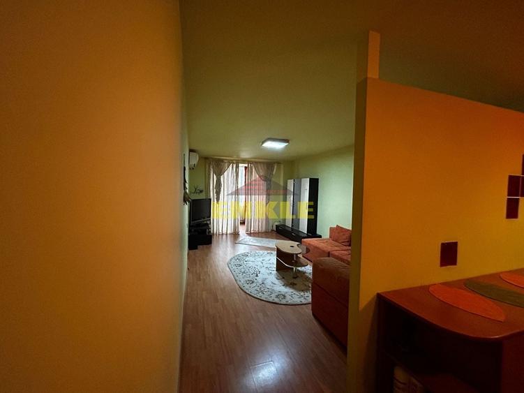 De inchiriat apartament cu 3 camere, zona Bulevard - 1