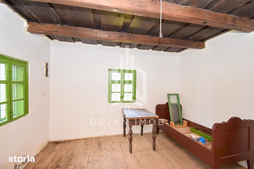 Casă cu 2 camere cu Teren 2784 Mp în Central