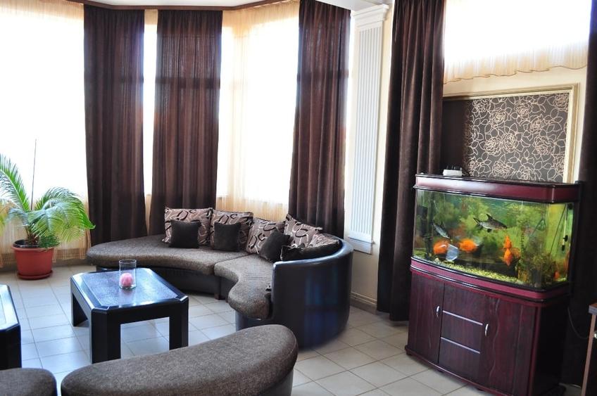 Vand sau inchiriez hotel 28 camere, 2 restaurante, sala conferinte, foisor etc. - 9