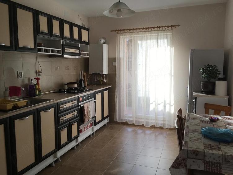 Vand casa renovata complet cu teren generos - 10
