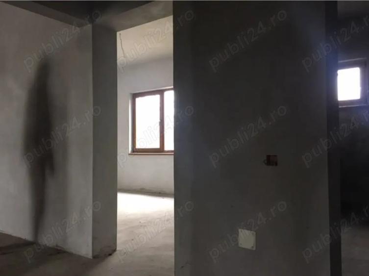 Vand casa la gri cu vedere panoramica la Lacul Fundeni - 2