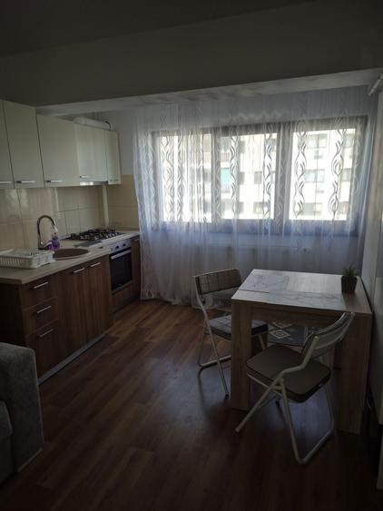 Inchiriez apartament 2 camere - 1