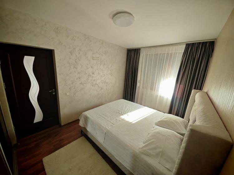 3 CAMERE | INEL 2 | BLOC 2015 - 15