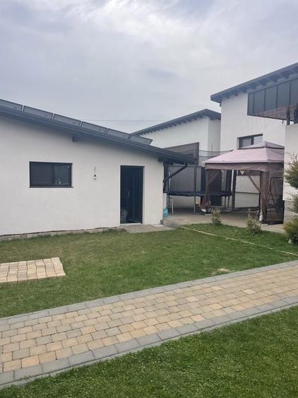 Vand Casa cu 4 camere , garaj si beci in Falticeni - 1