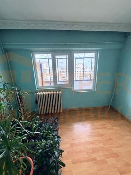 Apartament 3 camere, situat in zona Dacia - 10