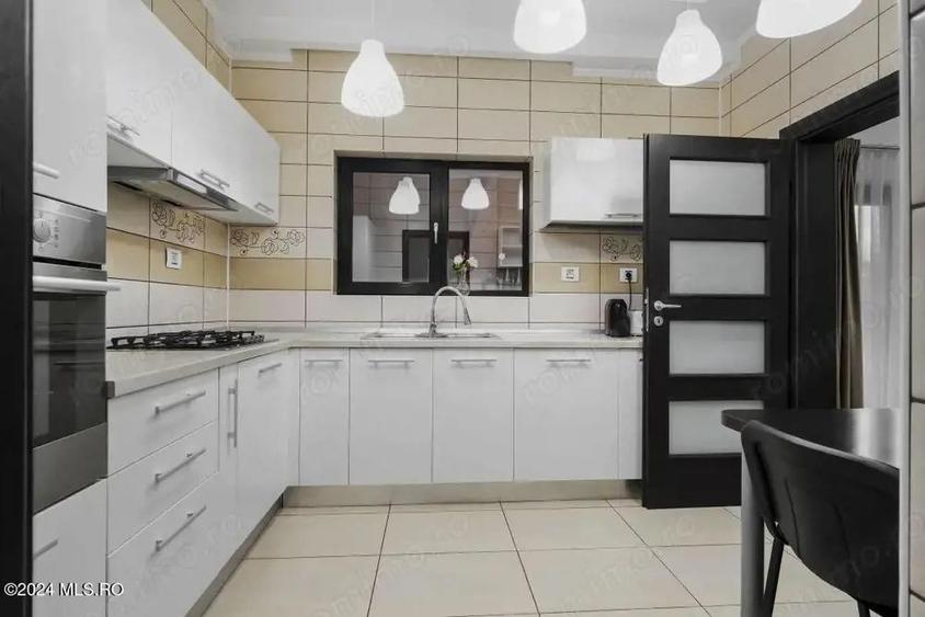 Branesti - Lac, Vila de familie P+E+M, 250 mp utili, teren 547 mp - 19