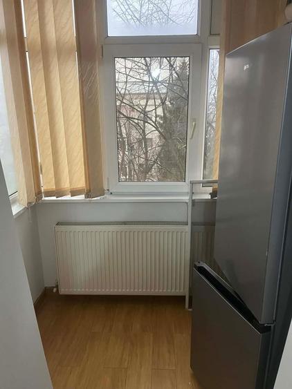 De inchiriat Apartament 2 camere, zona Liceul Economic - 8