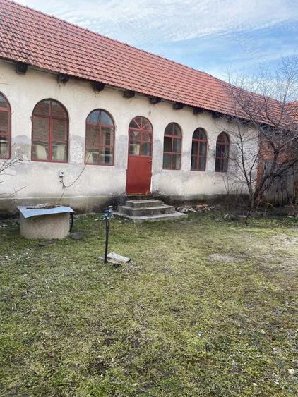 Casa de vanzare la tara - 1