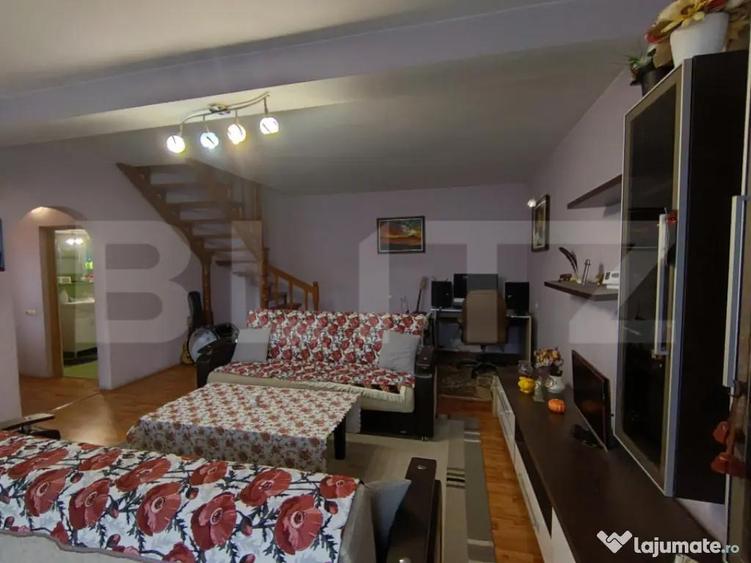 Casa de vanzare, cu 5 camere ?i un teren de 600 mp, zona u - 5