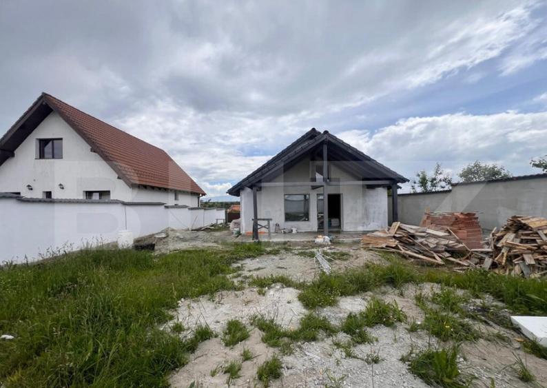 Casa individuala de vanzare, cu 4 camere, 96 mp, zona ?u - 13