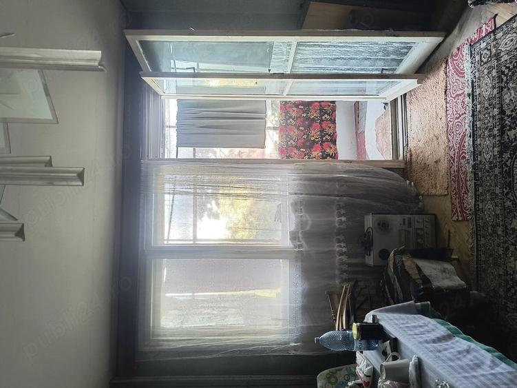 Apartament cu 3 camere semidecomandat în Balta Albă