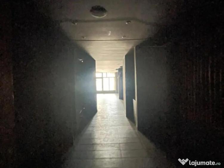 Spa?iu comercial, 142 mp + terasa 40 mp, zona Central - 2