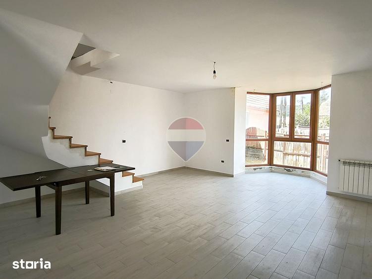 Casă cu 4 camere cu Teren 401 Mp în Hoghilag