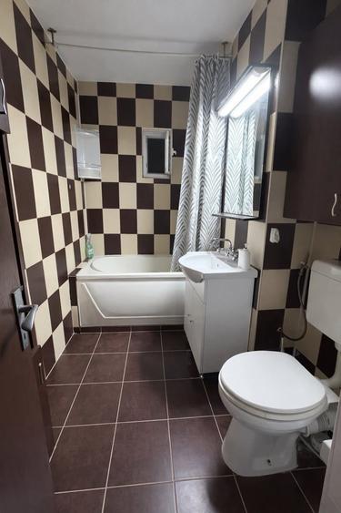 Ocazie - 3 Decomandate Central -Bloc remarcabil - 4