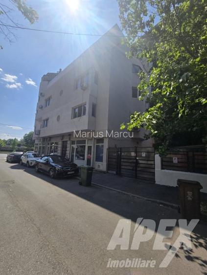 Apartament cu 3 camere semidecomandat, mobilat în Grivița Apartament cu 3 camere semidecomandat, mobilat în Grivița