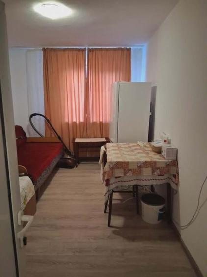 Razboieni-garsoniera de vanzare stradala - 9