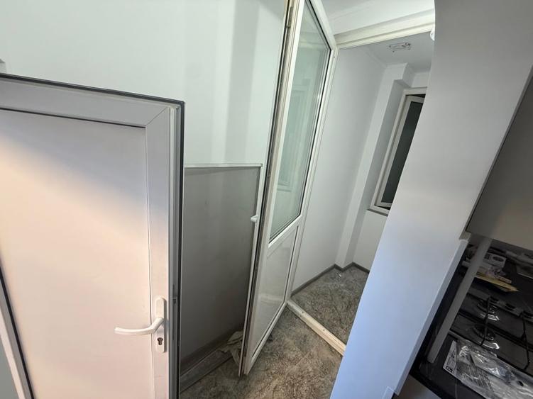 Apartament de inchiriat 3 camere Eroii Revolutiei - 10