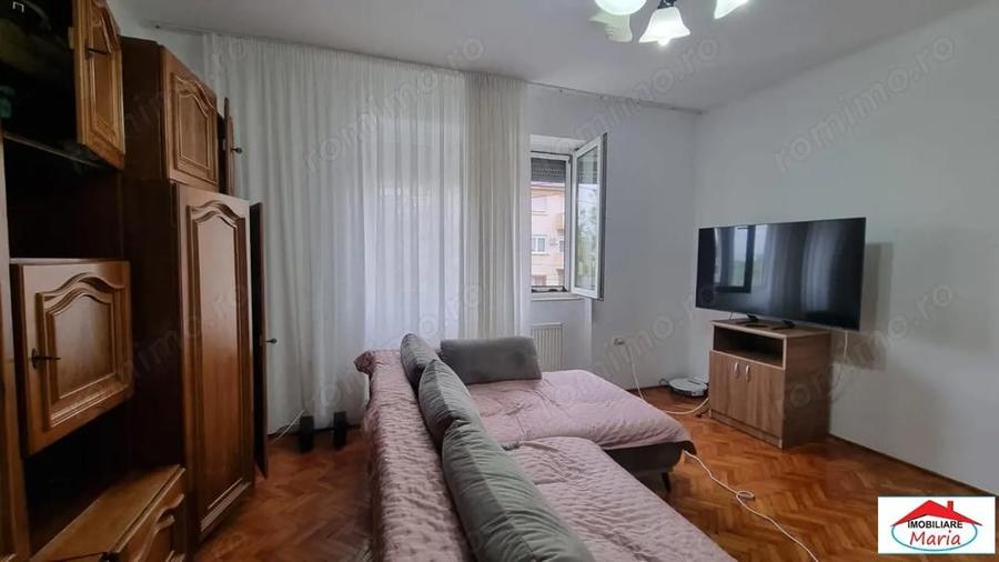 Apartament 3 camere etaj 1 zona Piata Mica - 1