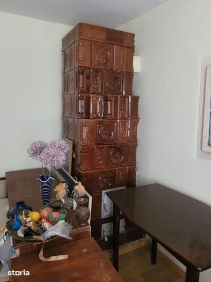Casă cu 5 camere cu Teren 1300 Mp în Salcia