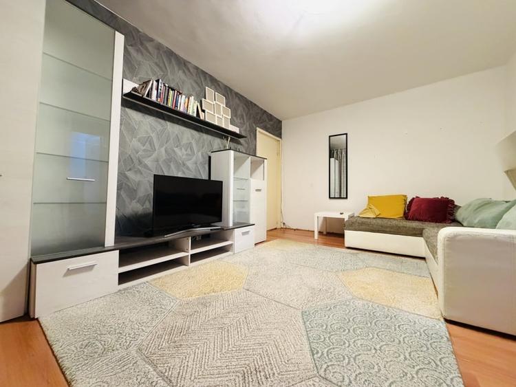 Apartament 3 camere,  semidecomandat, 50 mp, parter, zona Dacia - 1