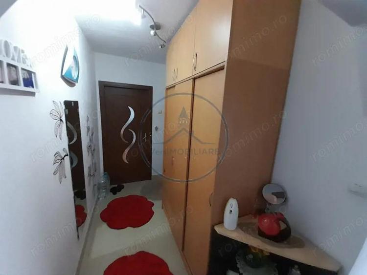 Apartament cu 2 camere, 52 mp, cu loc de parcare, zona DECEBAL - 17