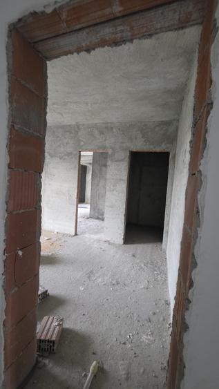 Apartament cu 34 camere decomandat în Chitila