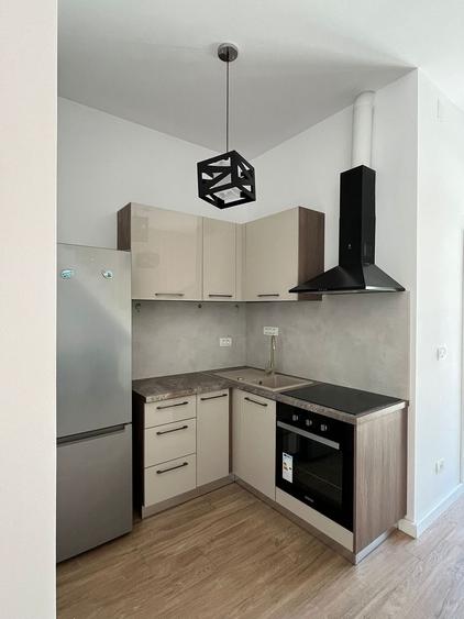 Triplex modern, între Calea Circumvalațiunii și Bulevardul Cetății - 13