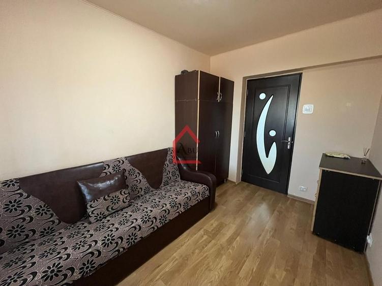 Apartament cu 3 camere, Decomandat, Dacia - 6