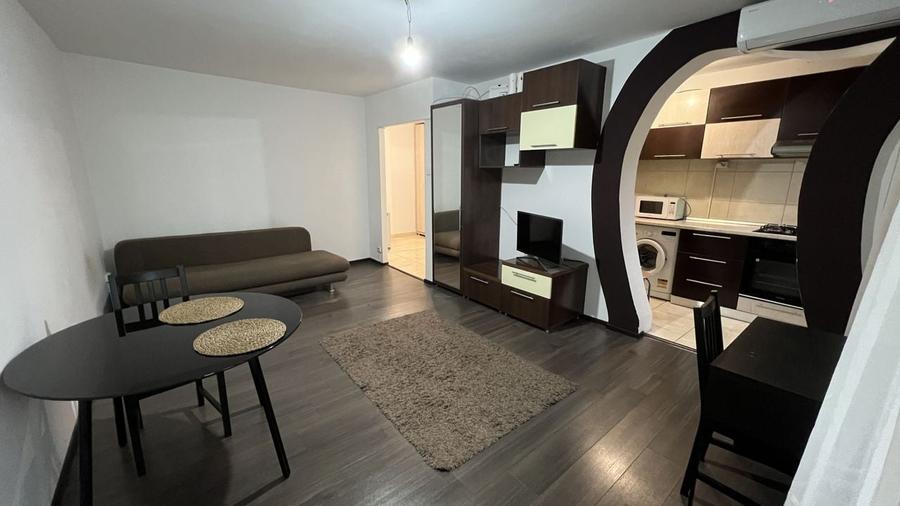 Garsoniera decomandata bloc 1986 Lujerului, Militari - 4