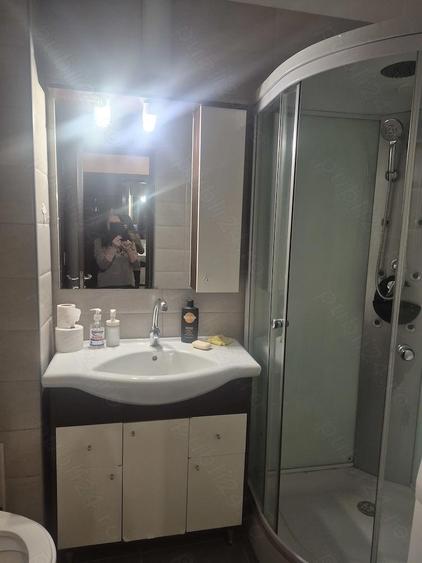 Garsoniera 42 m2, zona 1 Mai (Piata Chibrit), bloc nou, 350 euro - 2