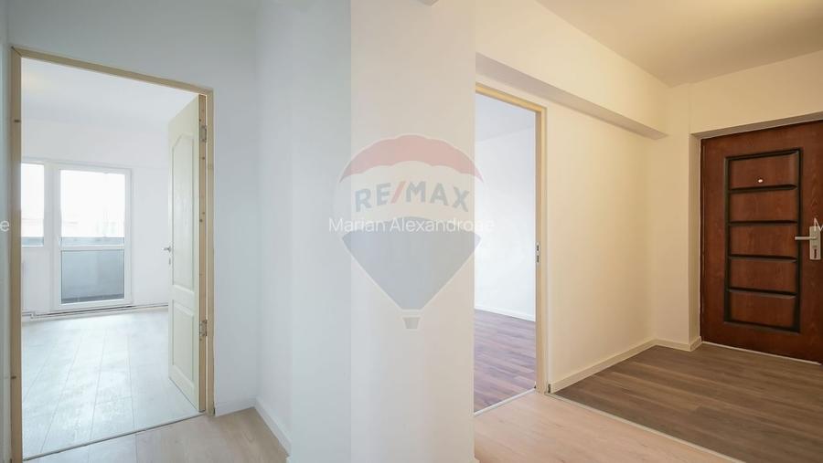 Apartament cu 3 camere decomandat în Central