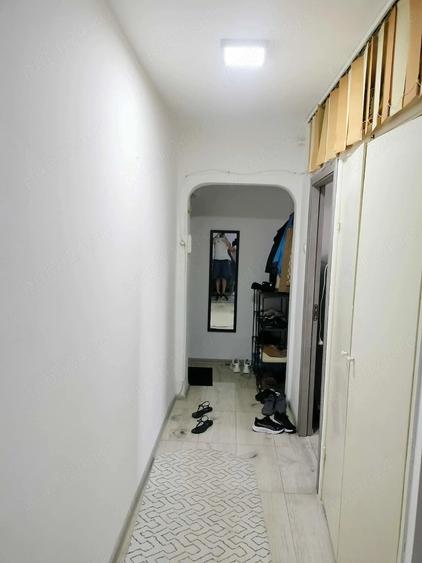 Apartament 2 camere semidecomandat,ploiesti,zona vest -podul inalt,etj 2 pe mijloc - 5