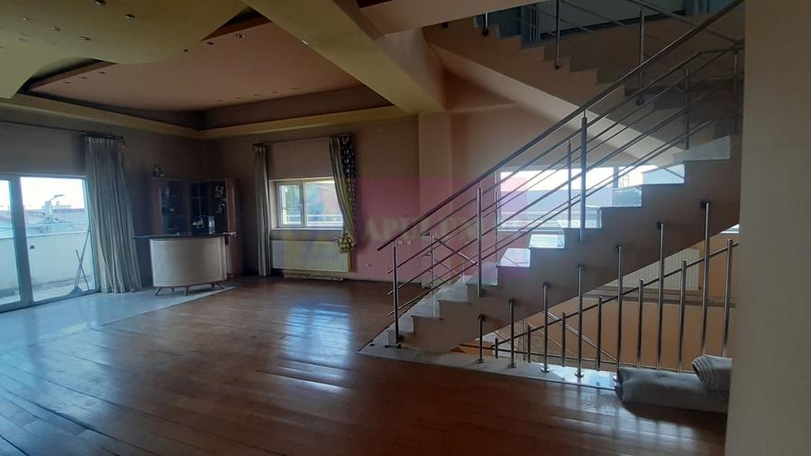 Două Etaje în Vilă în zona Voluntari de Închiriat - 2