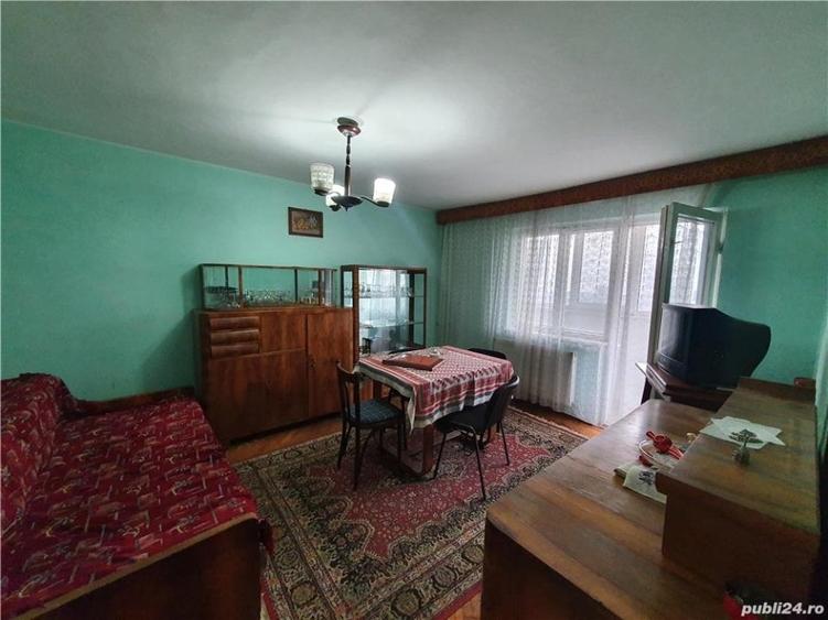 Apartament doua camere, decomandat, etaj unu, CT termopan, bloc anvelopat Zimbru - 2