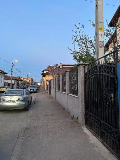 Vand casa la etaj ... strada( Carpa?i nr 20 - 1