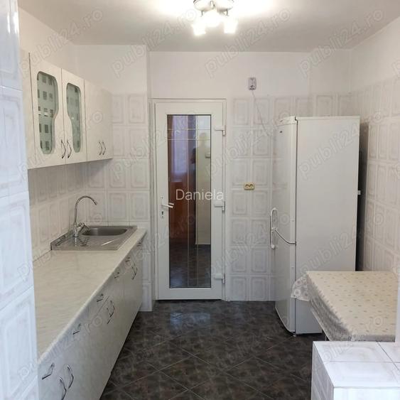 Vand apartament 3 camere decomandat, 2 bai, Drumul Taberei Ghencea