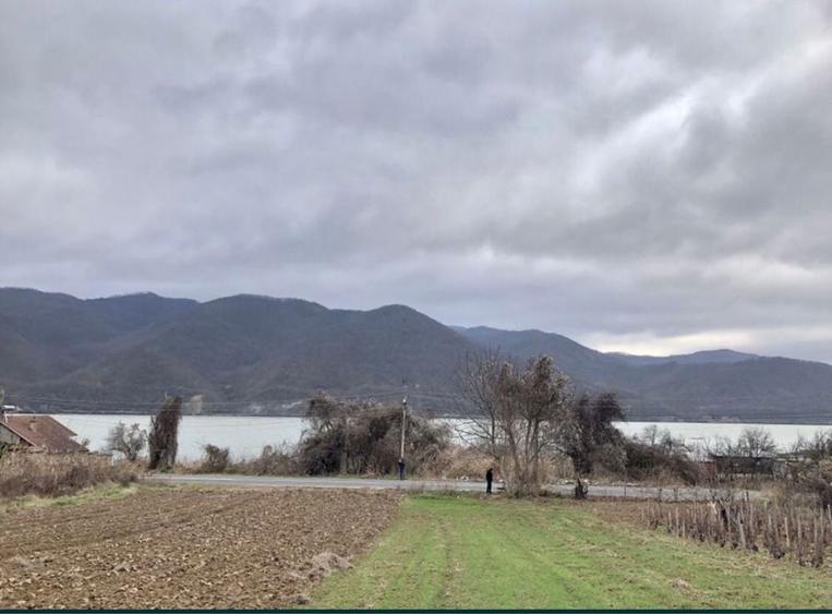 Vand teren la Dunare, DN 57, Liubcova (comuna Berzasca) - 1