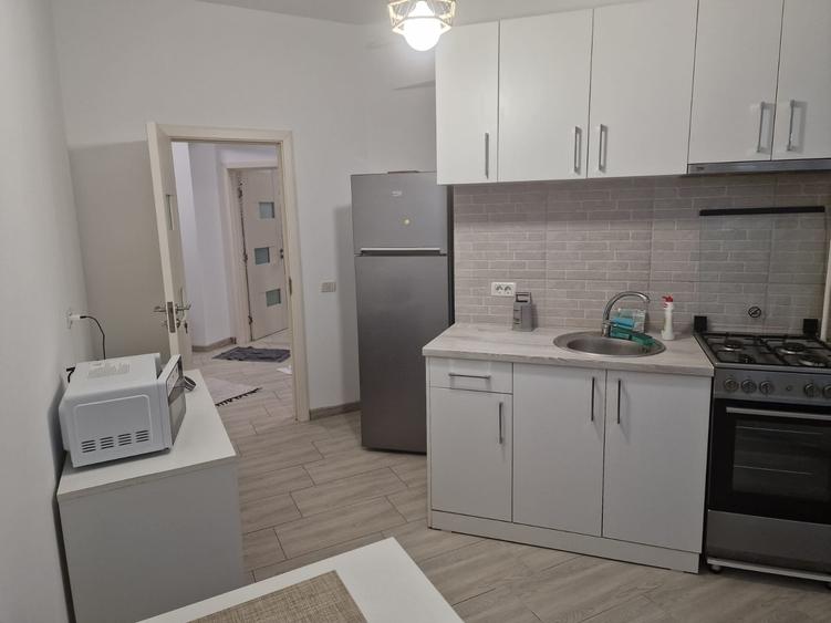 De Inchiriat Apartament 3 camere decomandat G.Enescu cu loc de parcare - 2