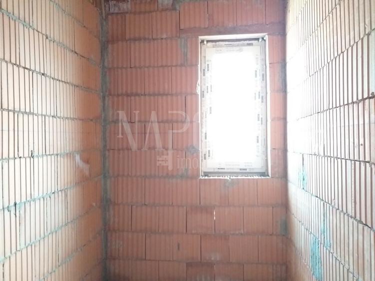 Duplex cu 5 camere cu Canalizare în Iris