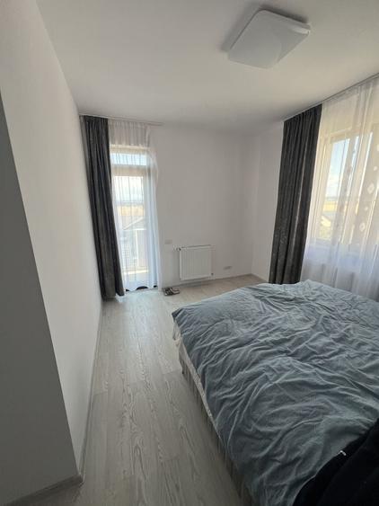 Apartament cu 3 camere nedecomandat în Satu Nou