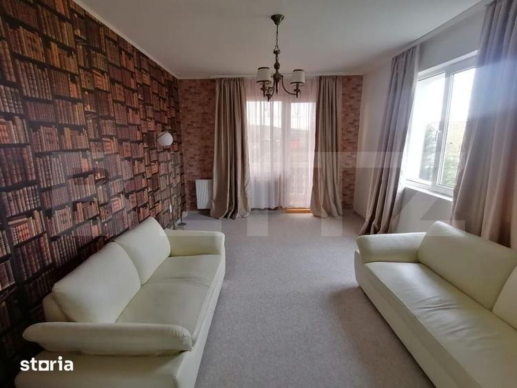 Casă cu 10 camere cu Teren 450 Mp în Gruia