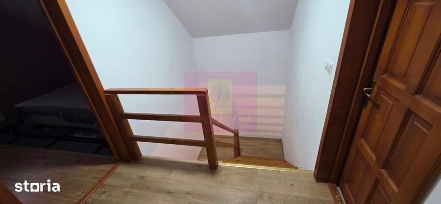 Casă cu 5 camere cu Teren 993 Mp în Adunați