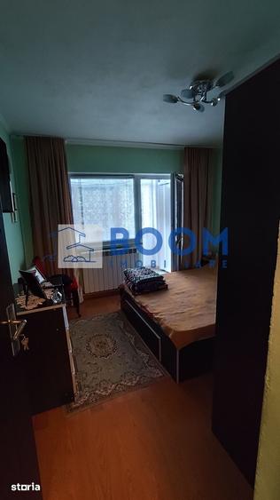 Apartament cu 3 camere semidecomandat în Ostroveni